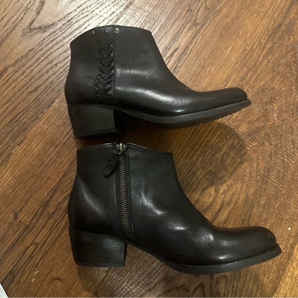 Clark’s Black Maypearl Fawn Booties Boots Size 6 / 41 boho western - Picture 6 of 9